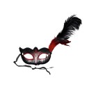Maska karnawałowa z piórami czerwono - czarnymi